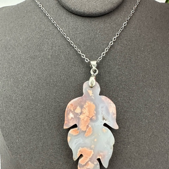 Pink/Cotton Candy Agate Leaf Pendant on Silver Copper Chain - Picture 4 of 10